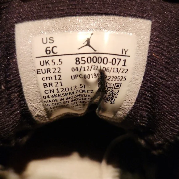 Kids Jordan 12 Retro - Picture 8 of 8